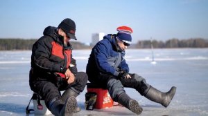 Ловля уклейки со льда в конце зимы. Рыбалка на Минском Море