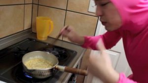 PINK GUY COOKS RAMEN AND RAPS