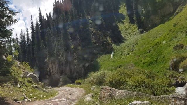 Дорога на Алтын-Арашан Киргизия