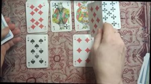 ЧТО ДУМАЕТ КРЕСТОВЫЙ КОРОЛЬ О ЧЕРВОВОЙ ДАМЕ?