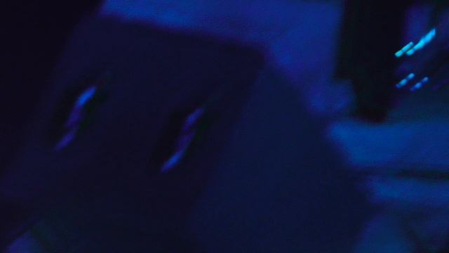 Шуфутинский "Сгорая, плачут свечи".mp4 смотреть онлайн