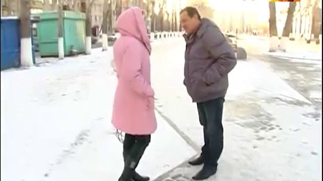 Драку в автобусе снял на камеру смотреть онлайн