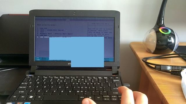 Mini laptop - eMachines em350, wymiana dysku i instalacja Windows 7 смотреть онлайн