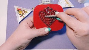 Брошь Сердце из бархата, бисера, страз и канители.Мастер класс. Для новичков.Подарок своими руками.
