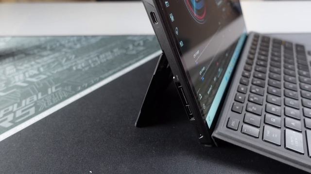 ROG Flow Z13 電競平板詳細評測 ｜13吋機身搭載INTEL14核心 ｜MUX獨顯直連加上外接XG Mobile釋放最大效能！ смотреть онлайн