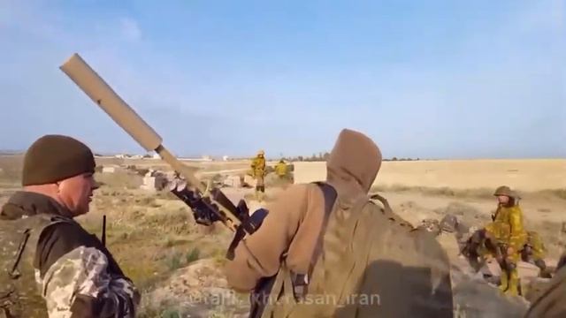 Таджикские военные на территории киргизии (захваченном) киргизкие военные бегут