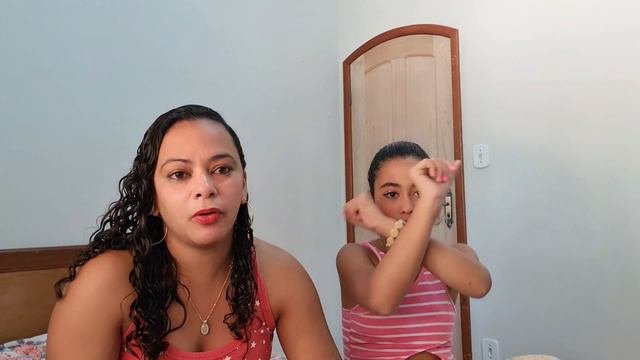 MINHA FILHA VIROU MOCINHA COM APENAS 10 ANOS! OLHA A REAÇÃO DO PAPAI. EMOCIONANTE! (NÃO É TROLLAGEM