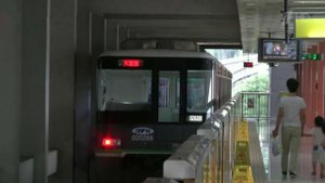 В Китае впервые в мире метро проложили сквозь жилой многоэтажный дом