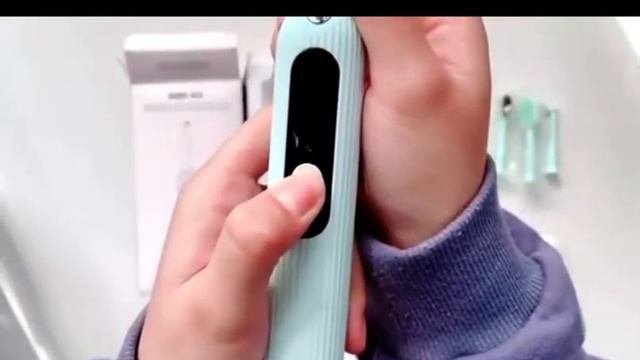 Ультразвуковой очиститель и отбеливатель зубов , зубная щетка
