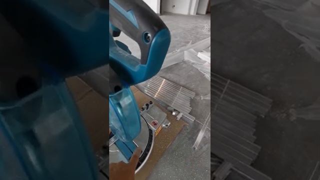 Makita DLS600Z