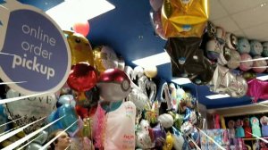 POKEMON PARTY CITY BALLOON SHOPPING 2018 - PIKACHU POKEBALL GIANT BALLOONS HUNT GOTTA CATCH THEM AL