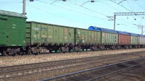 Электровоз ВЛ80С-1401 с грузовым поездом
