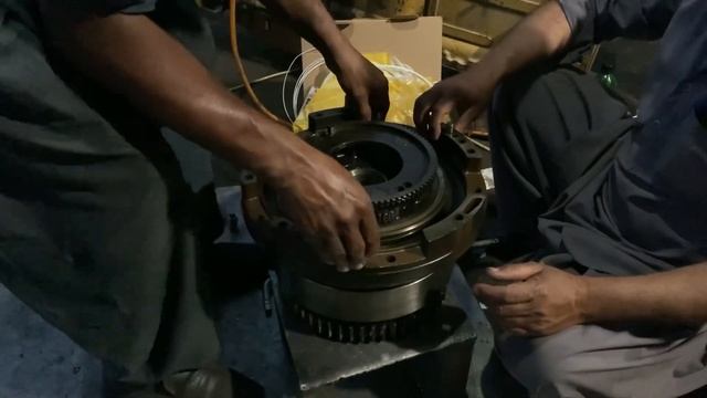 Restoration of the Caterpillar Wheel Loader 950C Transmission смотреть онлайн