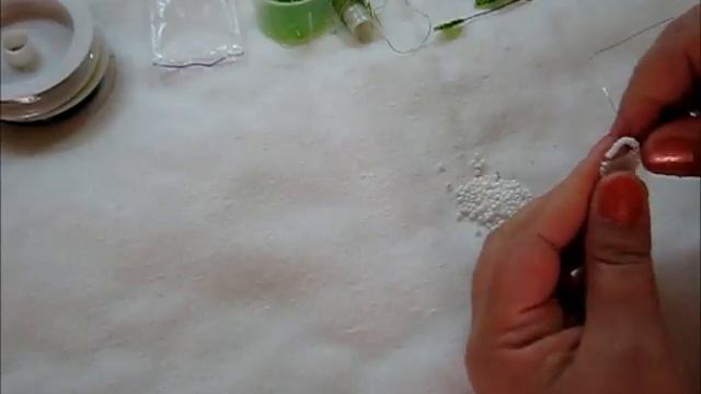 Маленькая роза из бисера. Часть 1.