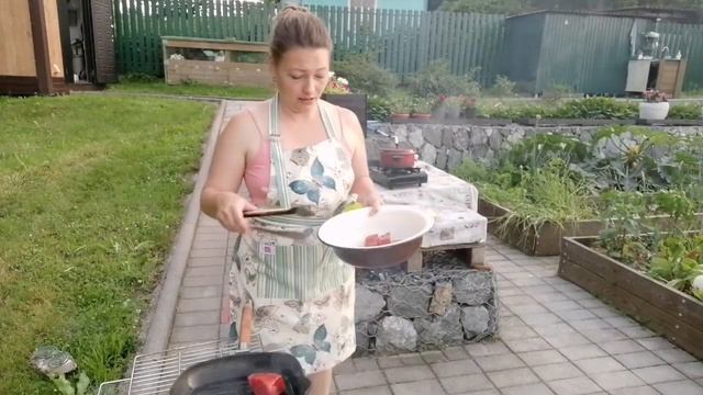 ВЛОГ | СЕМЕЙНЫЙ ВЕЧЕР НА ДАЧЕ | СОБИРАЕМ КАЧЕЛИ И ДЕЛАЕМ ГРИЛЬ ПОД ПЕНИЕ ПТИЦ
