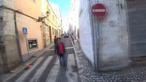 Лиссабон. ТУРИСТАМ ПРИКОЛЬНО, МЕСТНЫХ ЖАЛКО. Известный НА ВЕСЬ МИР Трамвай 28 в Лиссабоне