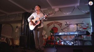 Сергей Таюшев мл. "Два окна со двора".