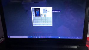 Показываю на какие клавиши нажимать, чтобы играть в Minecraft