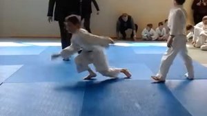Первая барьба трутненка валеры 1 встреча