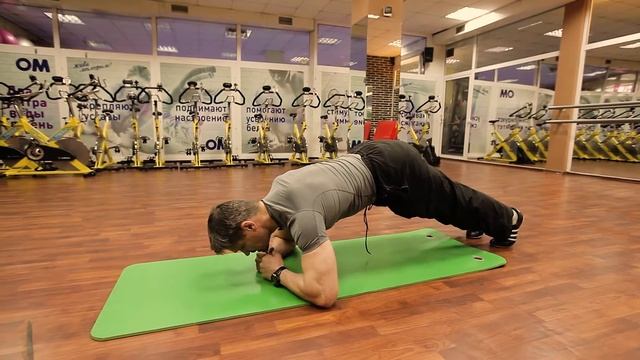 УТРЕННЯЯ ЗАРЯДКА "СТАТИКА - тренируем позвоночник" смотреть онлайн