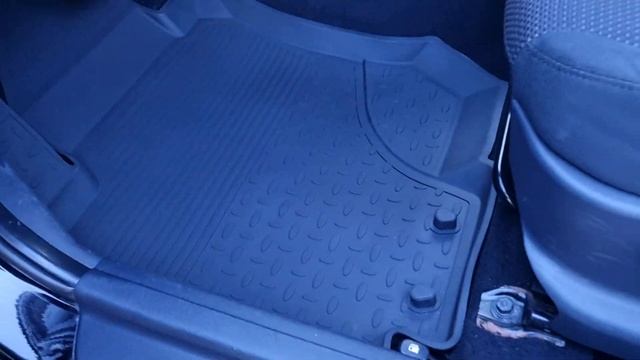 Резиновые коврики Hyundai i30 (с бортиком и шипами противоскольжения) смотреть онлайн