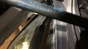 Установка амортизатора( газового упора) на капот тойота альфард.