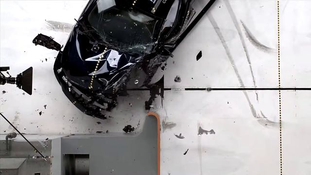Mitsubishi Lancer 2014 small overlap IIHS crash test [FULL HD] смотреть онлайн
