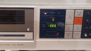 ПРОИГРЫВАТЕЛЬ КОМПАКТ-дисков AKAI CD D1 110 Вольт версия для США--Япония ваыпуск-1982-1983-год