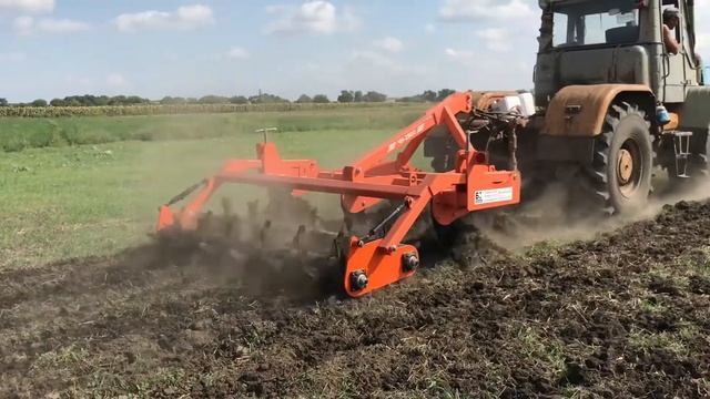 ГлубокорыхлительЧизель ЧН-2500  с Т150 от производителя ООО "БМ СИСТЕМС"