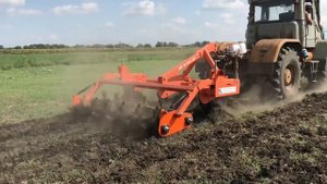 ГлубокорыхлительЧизель ЧН-2500  с Т150 от производителя ООО "БМ СИСТЕМС"