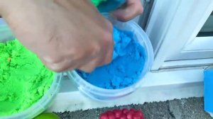 Дети покупают вкусное мороженное | Хайди и Зидан