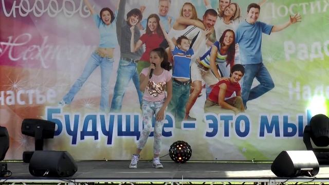 11 летняя девочка перепела певицу Iowa 'Улыбайся' cover