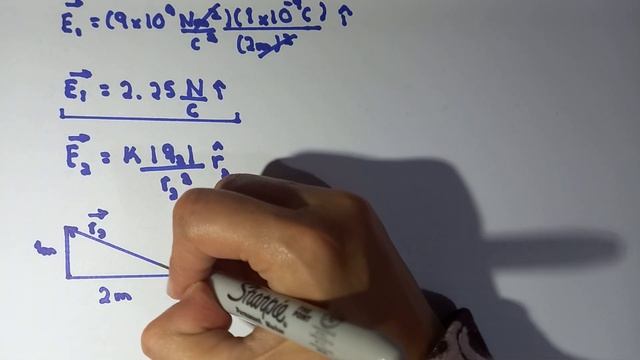 Física III - Ejercicio 3 - Tema 1.4 Campo Eléctrico смотреть онлайн