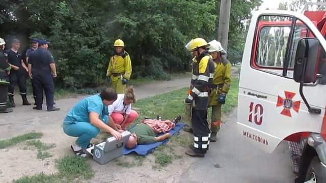 Скорая из за перекрытой дороги ближе подъехать не смогла смотреть онлайн