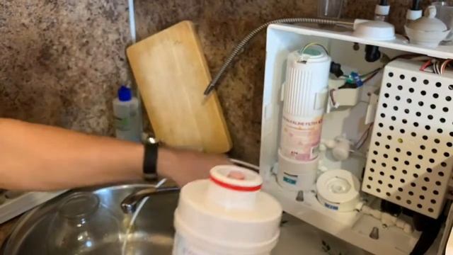 Замена основных фильтров ионизатора воды KYK
