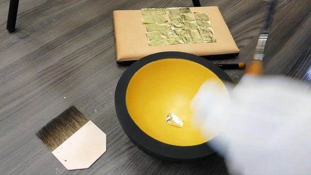 Золочение поталью. Декорирование вазы