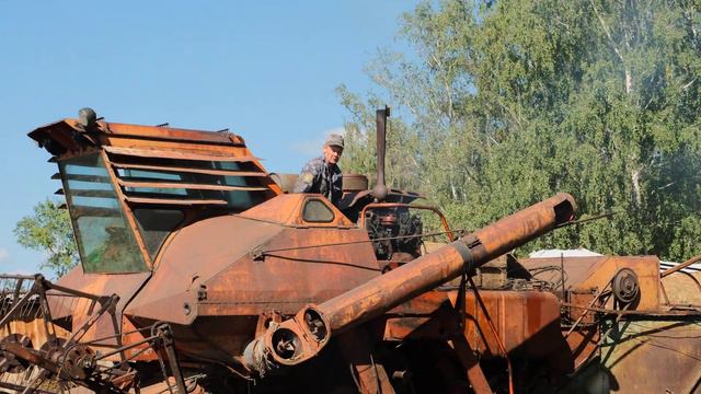 Запуск комбайна Колос СК-6 смотреть онлайн