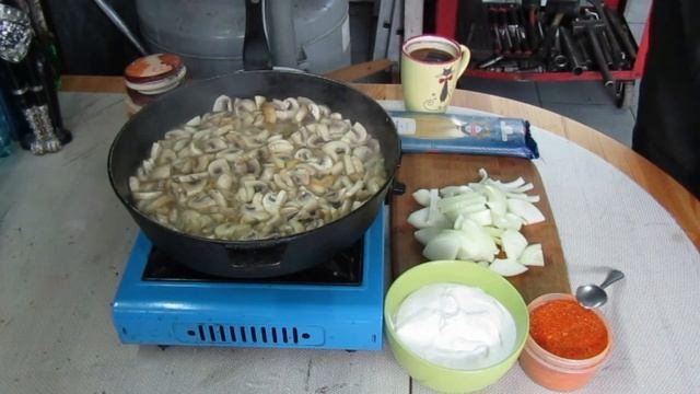 Макароны(паста) с грибами в сметанном соусе. #мангальныесубботы #макароны #паста