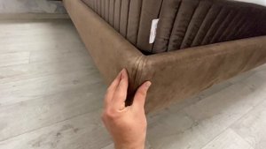 Парящая кровать с подсветкой на металлическом каркаса