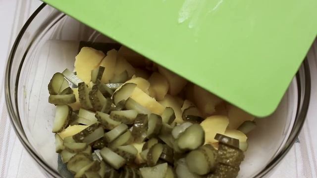 Бабушка немка научила. Немецкий салат по - деревенски.