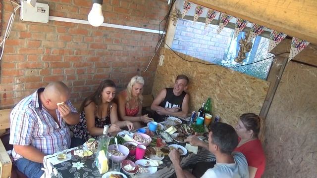 Массовый мукбанг, отмечаем ДР, застольные разговоры, Шаповаловы влог смотреть онлайн