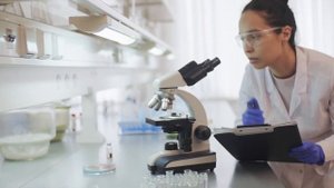 Что означают трещины на языке? СТОИТ ЛИ СПЕШИТЬ К ВРАЧУ или можно лечиться в домашних условиях