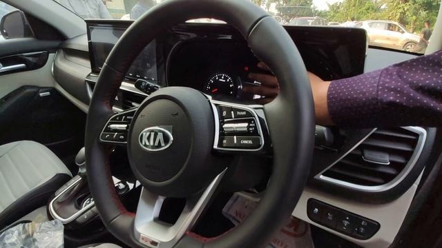 Kia Seltos Review - Has Kia Nailed it??? Kia Seltos GTX Plus Review || Motor Hub смотреть онлайн