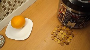 Шарлотка с апельсинами в мультиварке