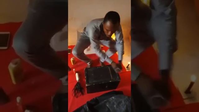 Man performing ritual using live snake for money смотреть онлайн