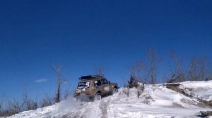 Toyota Carib на лифте + задняя блокировка против Suzuki escudo Nissan Terrano Нива 3д Pradoпо песку