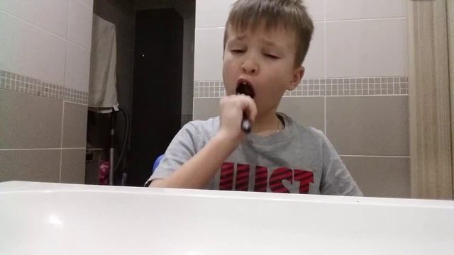 Как правильно почистить зубы бред. смотреть онлайн