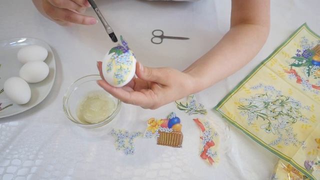 КРАСИМ ЯЙЦА! ДЕКУПАЖ САЛФЕТКОЙ смотреть онлайн