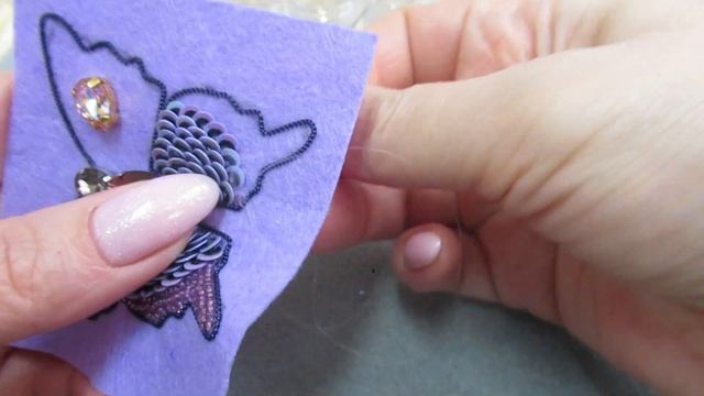 Красивая брошка бабочка! Вышиваем брошь из бисера! смотреть онлайн