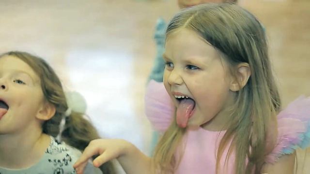 Классный день рождения дочки. Заказ оператора на детский праздник в Новосибирске. Фотограф смотреть онлайн